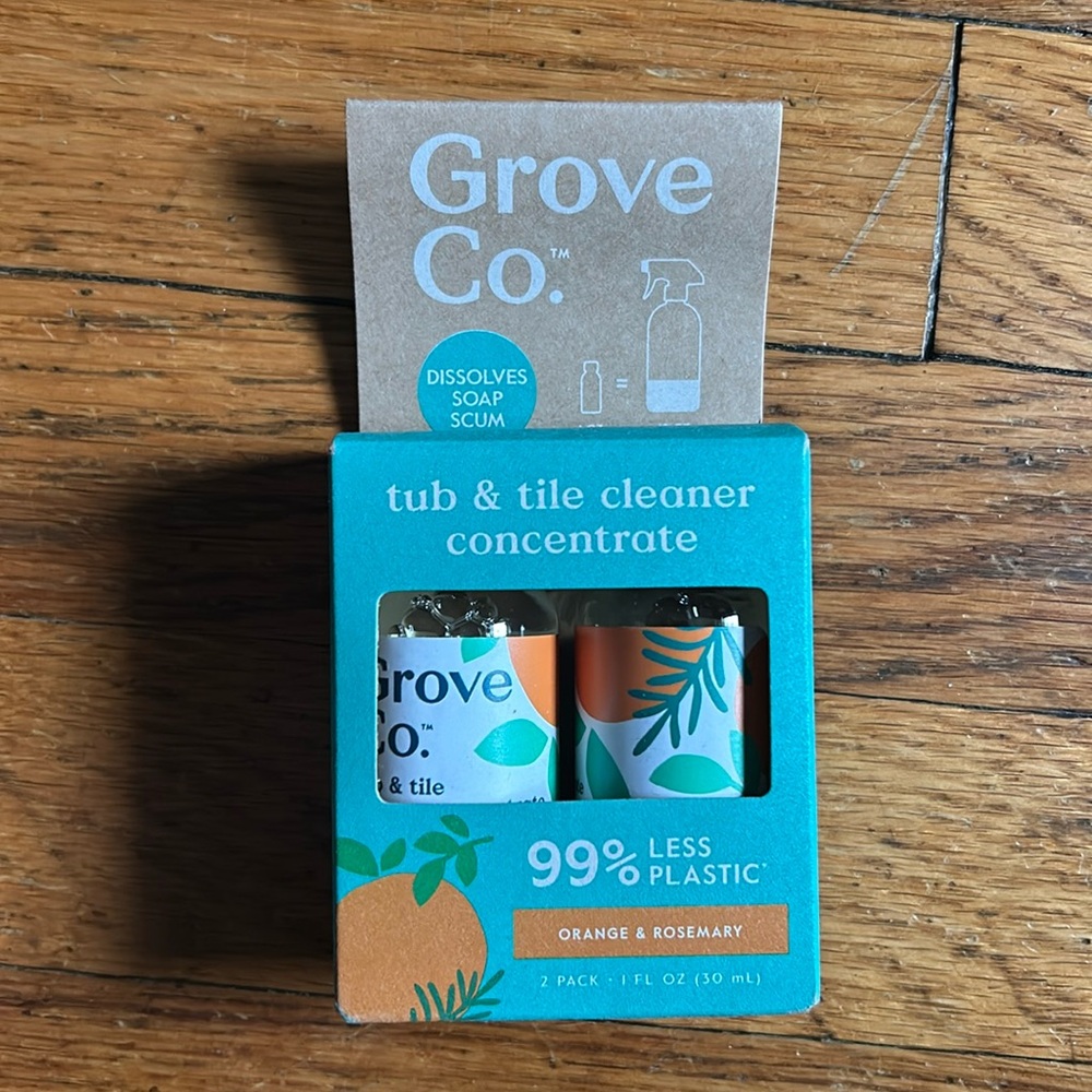 New 2 pack tub and tile cleaner